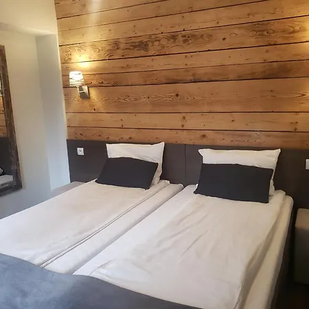 Inn Walkowy Dwor *